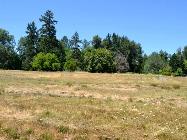 3 Gerald, Grants Pass, OR 97527