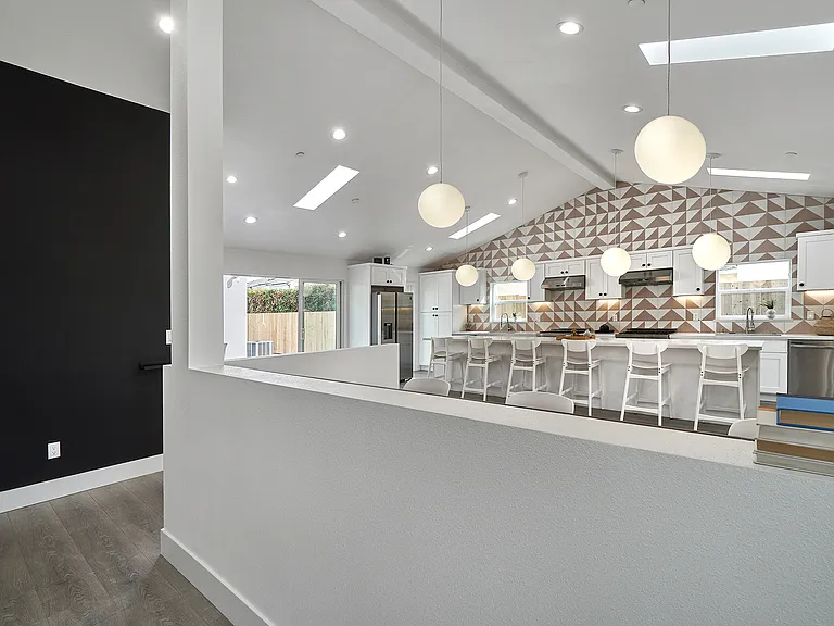 2712 Westwood Blvd — Photo 4