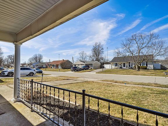 4th image of 430 Amesbury Dr