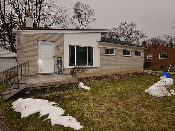2nd image of 23541 Loomis Ct