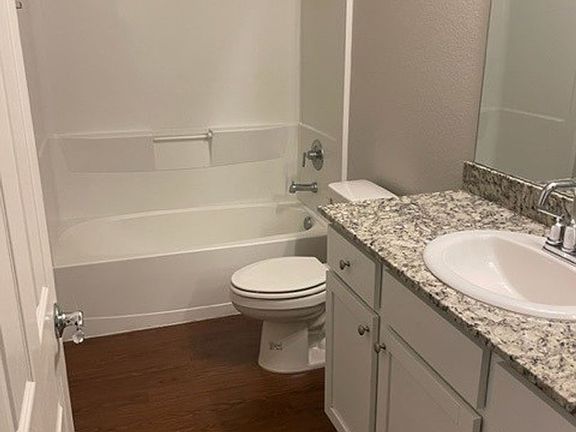 3rd image of 3020 Creekside Ln