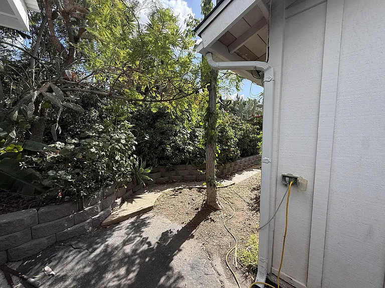 9303 Crest Dr — Photo 30