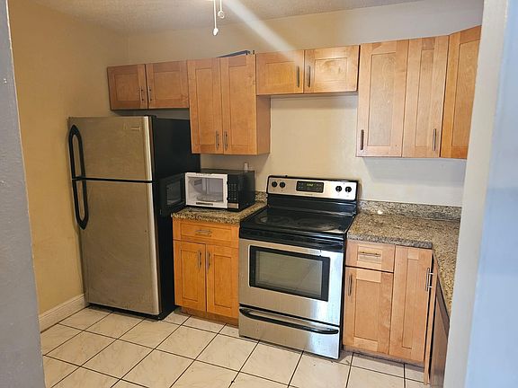 5th image of 11560 NW 37th Street