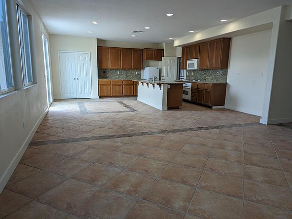 5th image of 9037 Guadalupe Ave