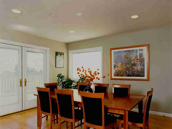 3rd image of 598 Edgecliff Way