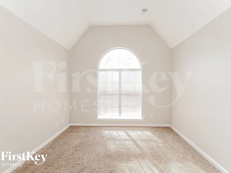 4566 Tulip Bend Dr — Photo 7