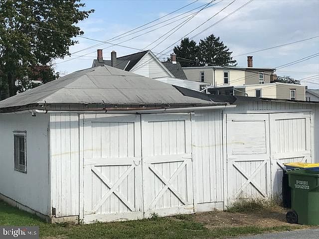 2nd image of 544 Bridge St