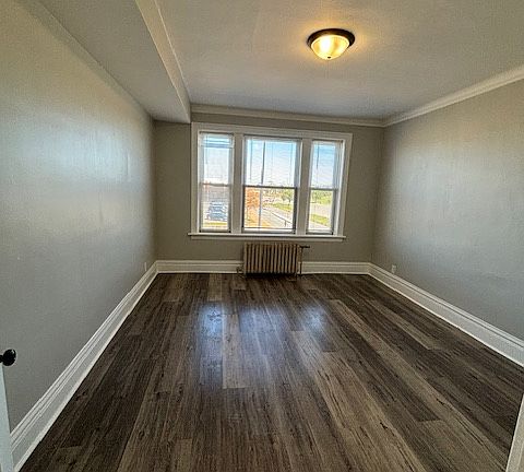 4th image of 124 1/2 E Sibley St #26