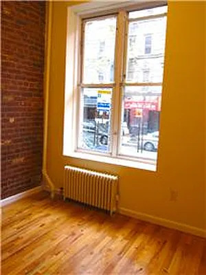 Rented by Adina Realty | media 33