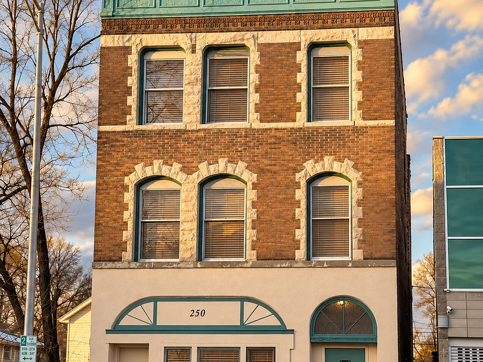 250 Lake St #3E