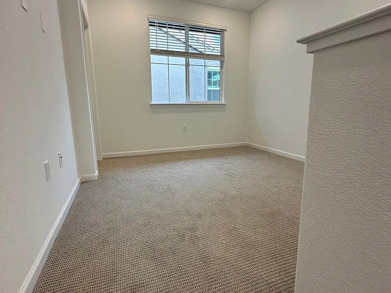 1667 Pena Ln — Photo 18