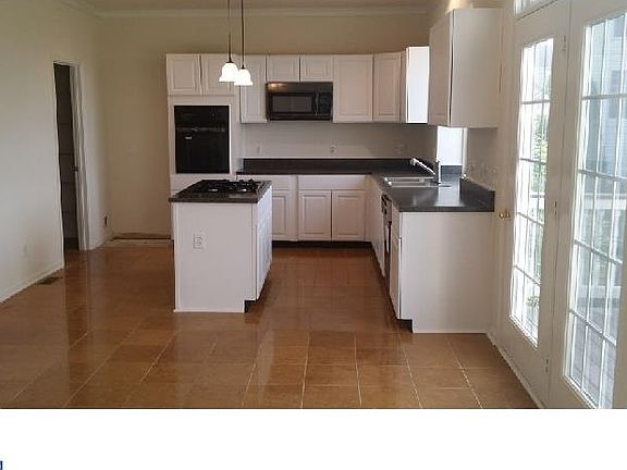 2nd image of 7 Berger Ct