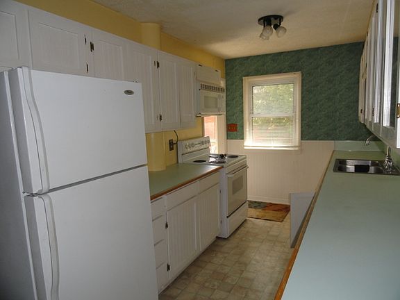 5th image of 2432 Craig Ave