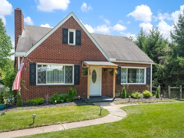 8844 Maple St, Allison Park, PA 15101