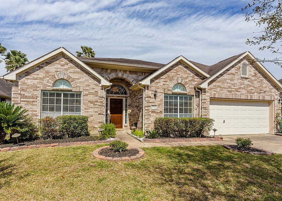 1st image of 3027 River Birch Dr