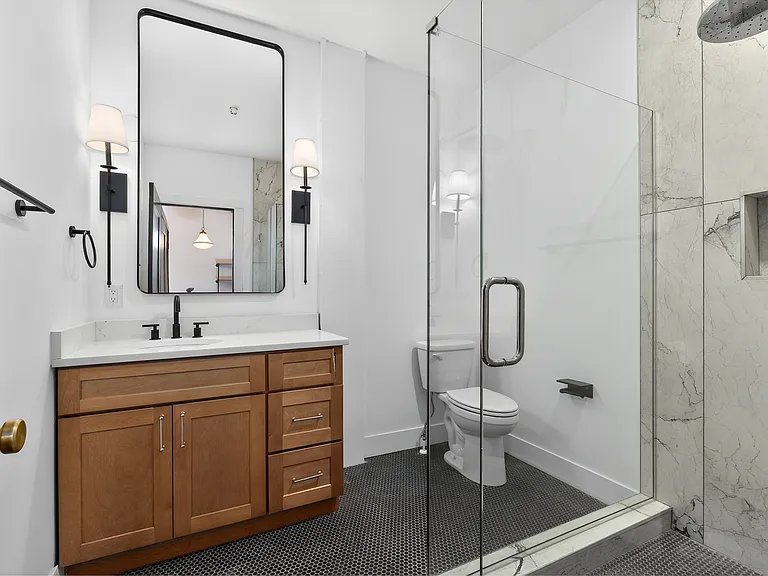 607 Main St #7 — Photo 7