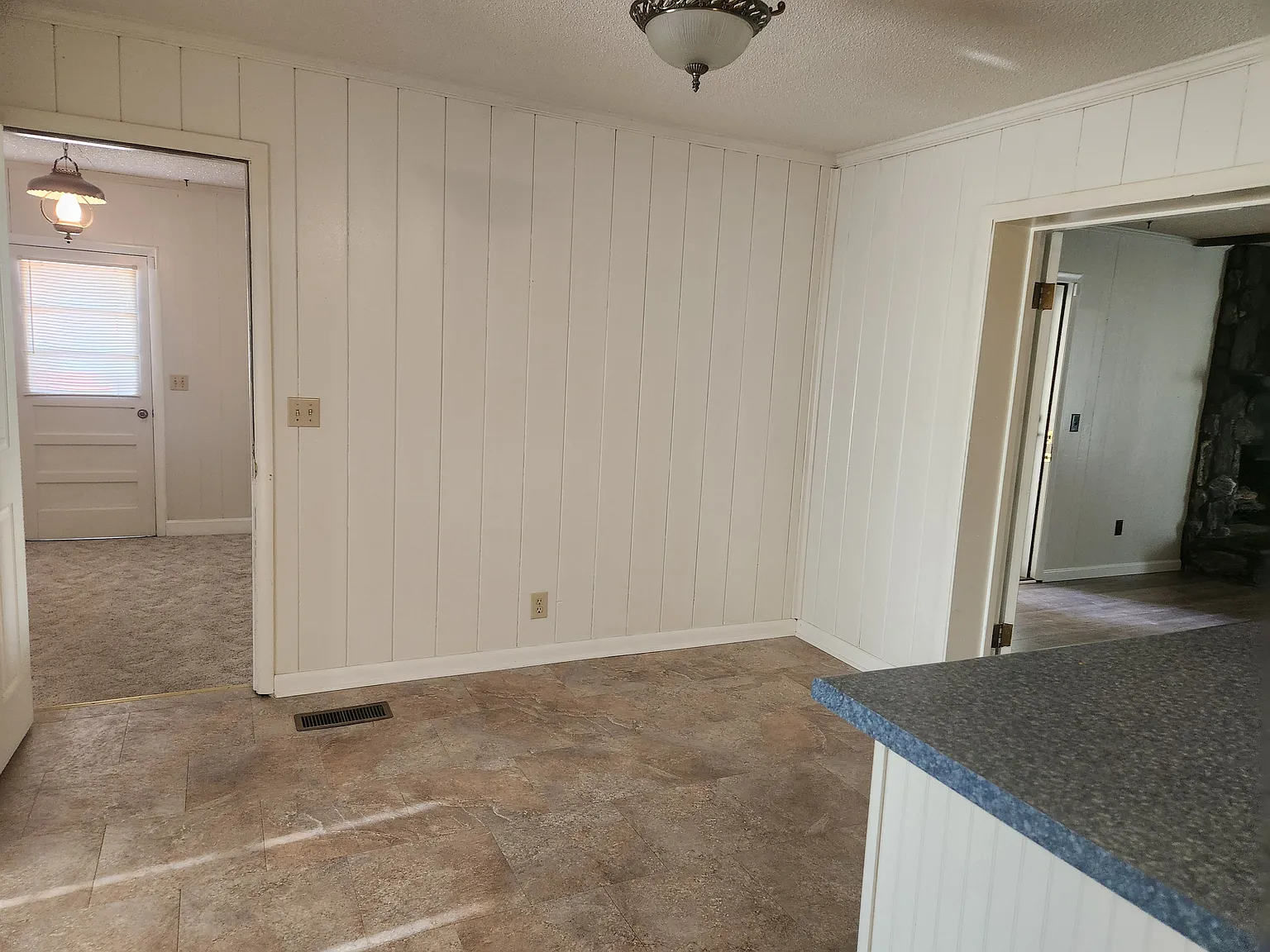 3 bed, 1912 sqft, $2,600 — Photo 4