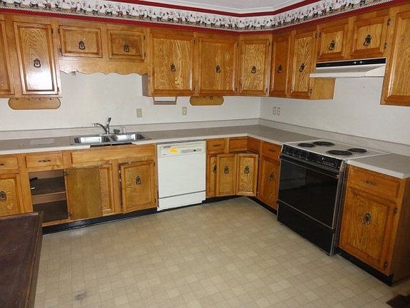 2nd image of 1708 Elk St