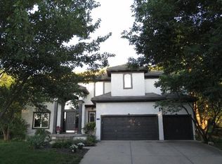 9129 Redbud Ln, Lenexa, KS 66220
