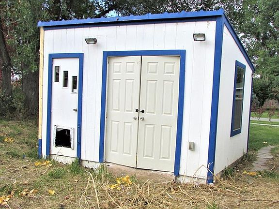 5th image of 724 1st St SE
