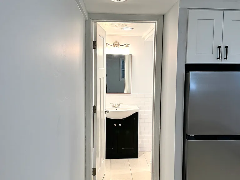 19 Illinois Ave — Photo 9