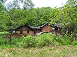 31 Buck Lick Dr, Whitesburg, KY 41858