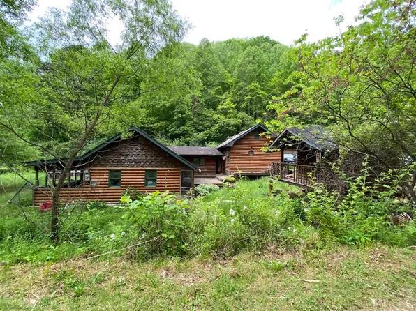 31 Buck Lick Dr, Whitesburg, KY 41858
