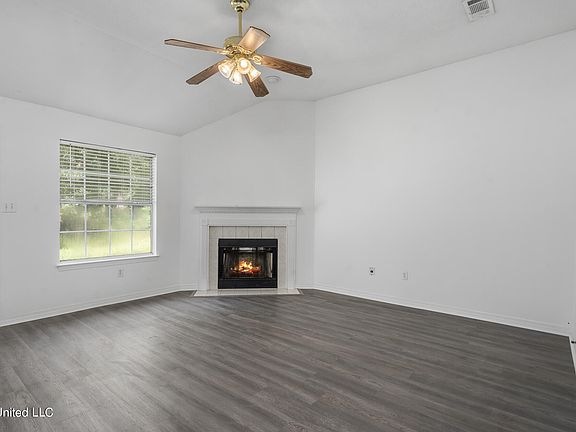 3rd image of 2481 Tandy Dr