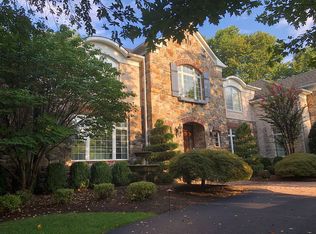 1644 White Pine Dr, Vienna, VA 22182