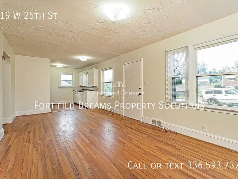 319 W 25th St — Photo 5