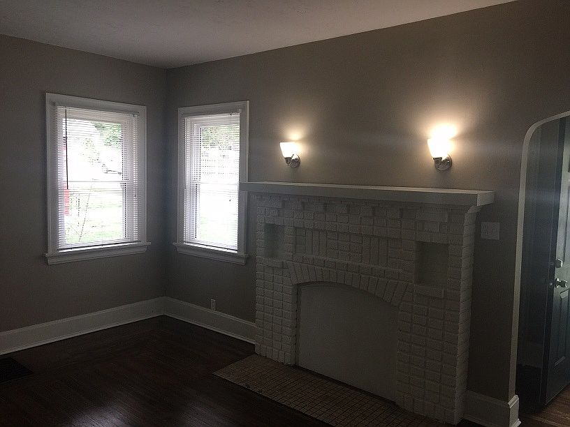 2nd image of 2922 Mignon Ave