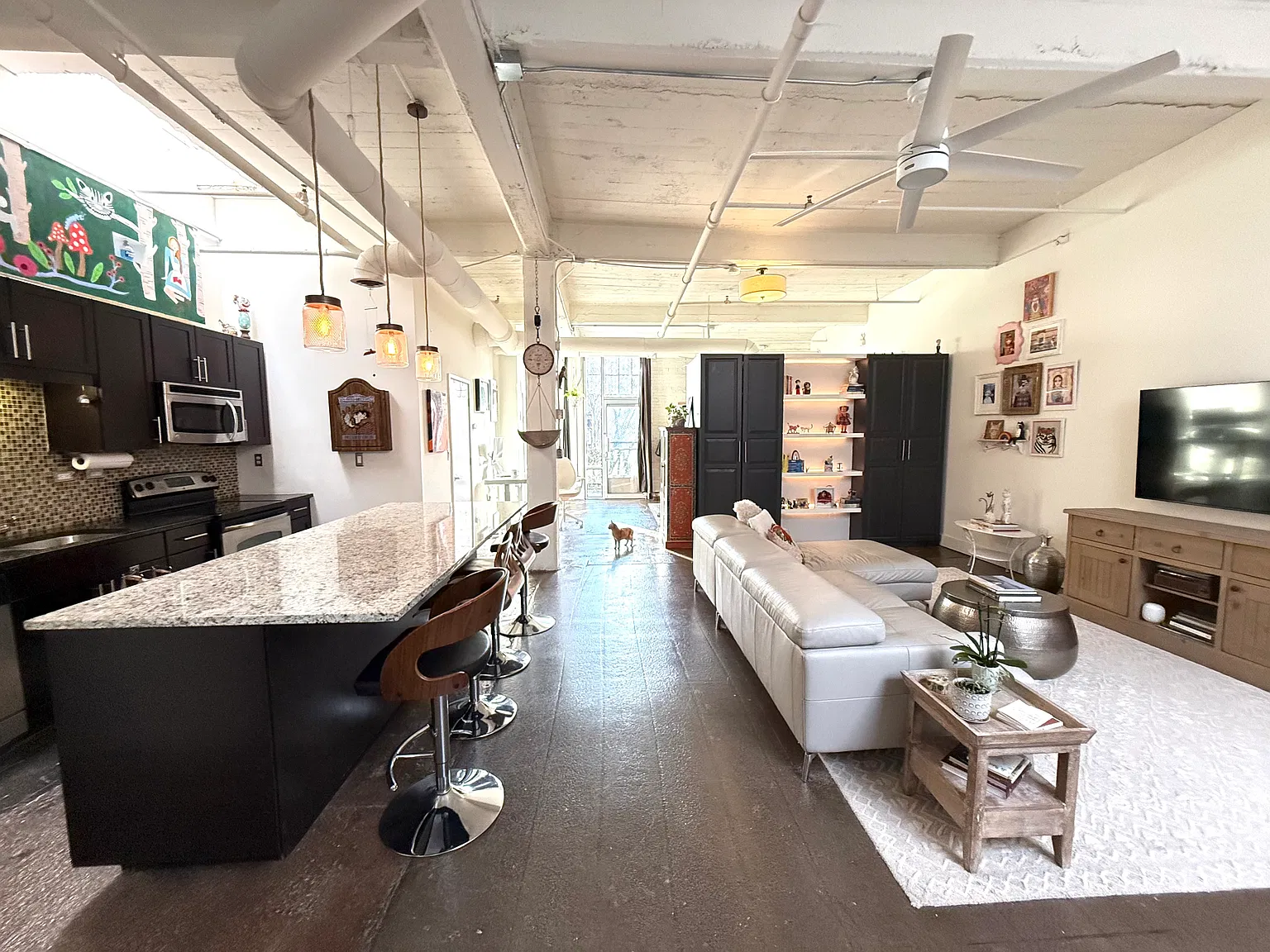 1 bed, 1085 sqft, $3,200 — Photo 4