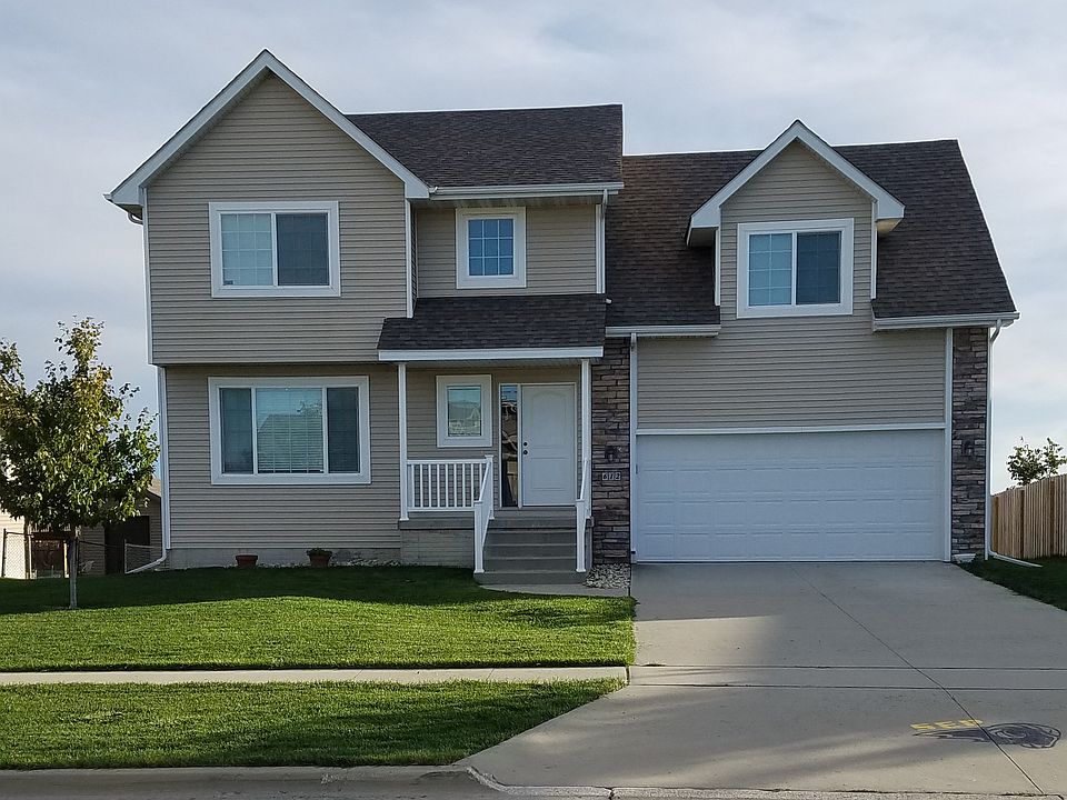 1st image of 612 28th St SE