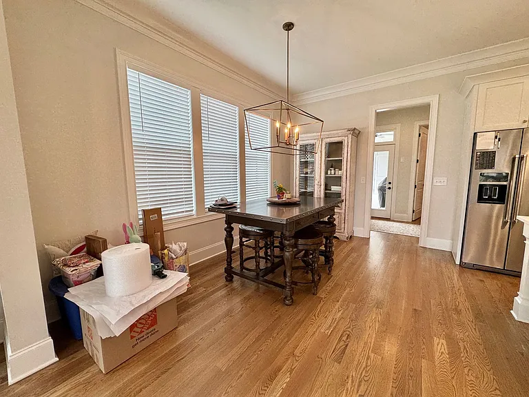 3025 Long Branch Cir — Photo 6