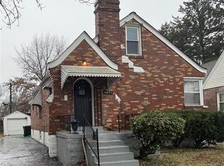 6832 Raymond Ave, Saint Louis, MO 63130