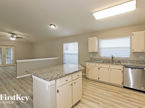 5th image of 25131 Hyde Park Blvd