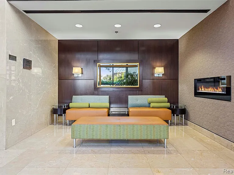 1001 W Jefferson Ave #7G — Photo 4
