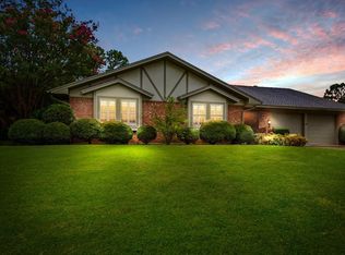 904 Leslie Dr, Arlington, TX 76012