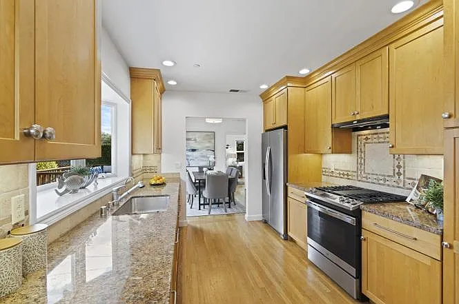 2 bed, 1150 sqft, $3,400 — Photo 4