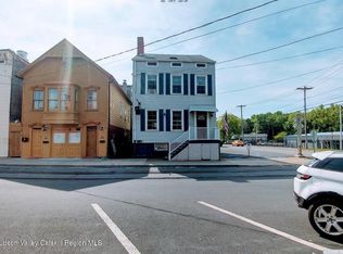 22 S 7th St, Hudson, NY 12534