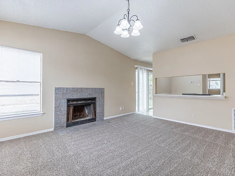 9643 Bratton Dr — Photo 4