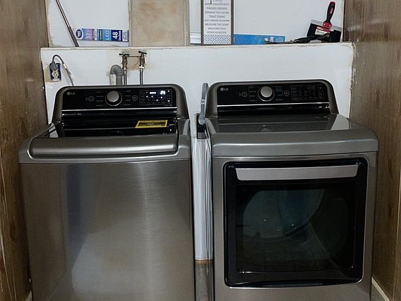 4th image of 275 Water St