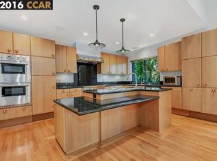 86 Tara Rd, Orinda, CA 94563