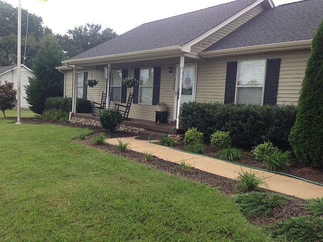 Front view -nice landscaping