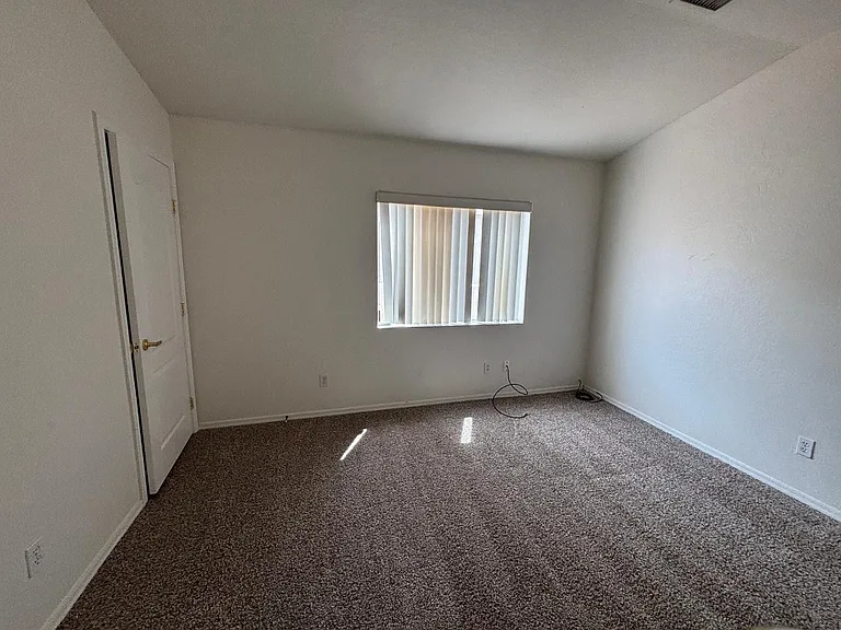 5036 E Catalina Ct — Photo 8