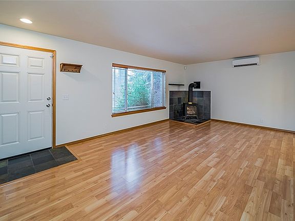 3rd image of 17623 Marine Dr