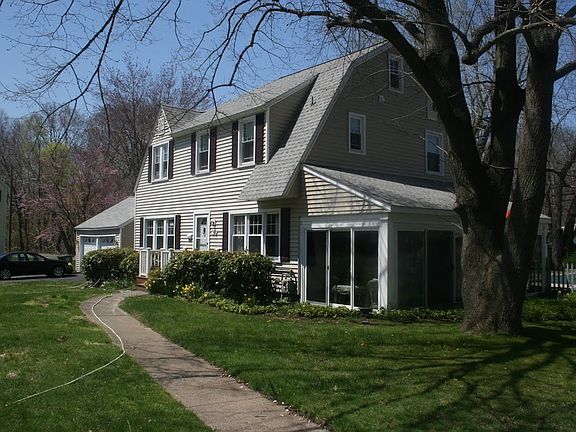 2nd image of 29 8th Ave