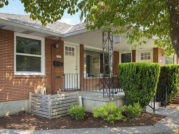 3rd image of 3419 SE Cora Dr
