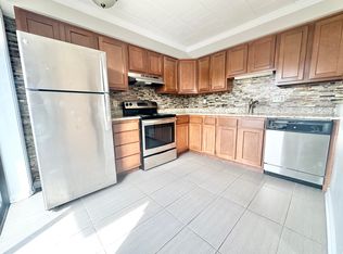 231 5th St APT 2, Pittsburgh, PA 15215