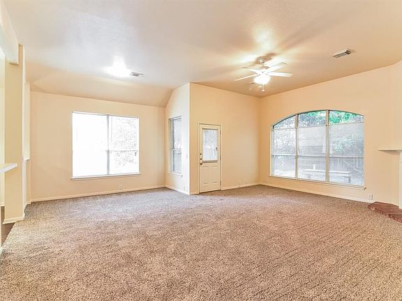 4th image of 3123 Silver Cedar Trl